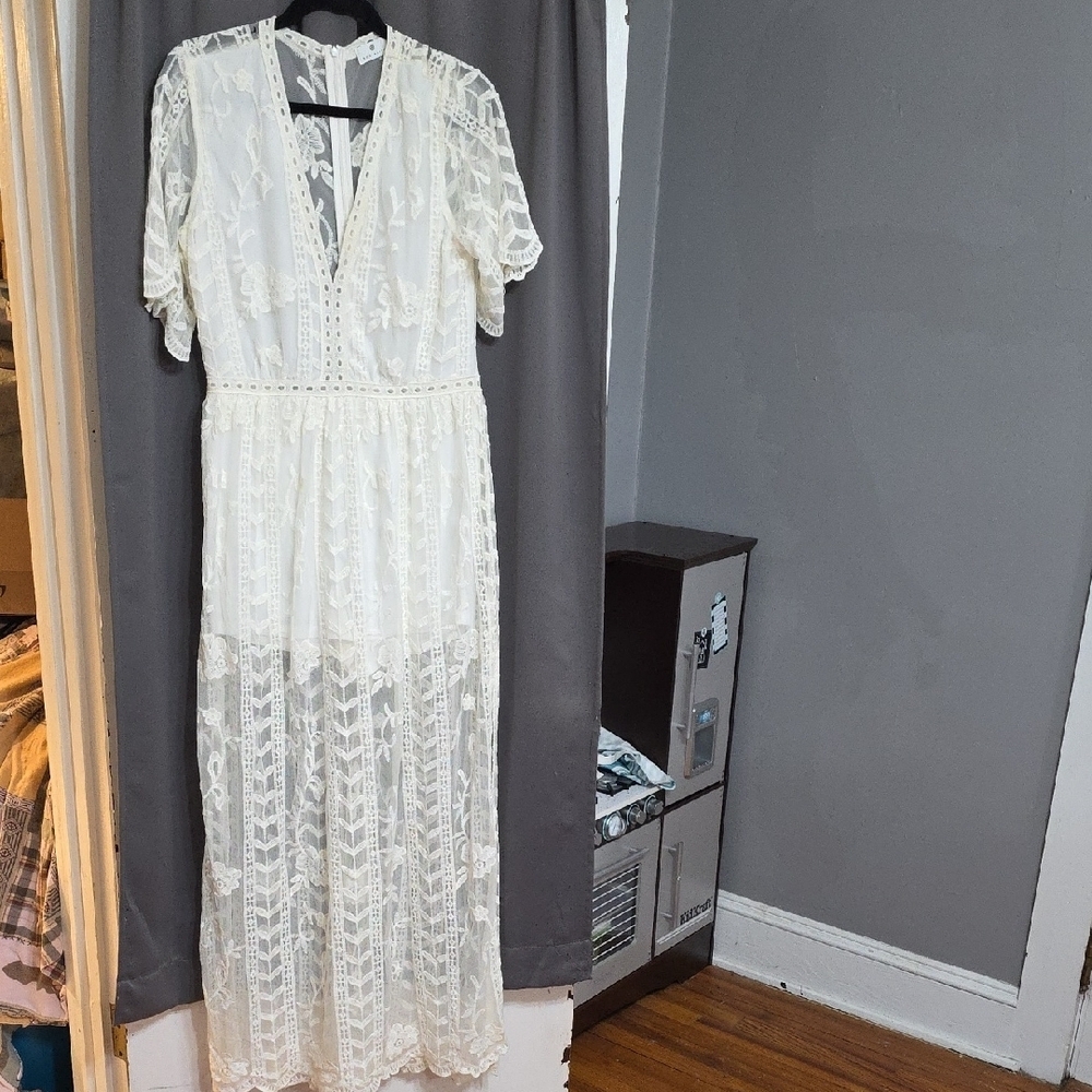 Socialite Women's/Juniors Lacy Dress/Romper Ivory Cream Zips Scalloped Hem Sz